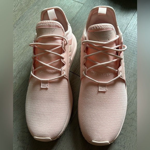 adidas Originals Shoes - Adidas Originals Women’s Swift Run Sneaker size 6.5